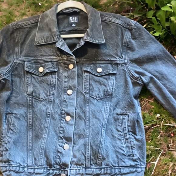 GAP Jackets & Blazers - EUC Gap Icon Denim Jacket in Black